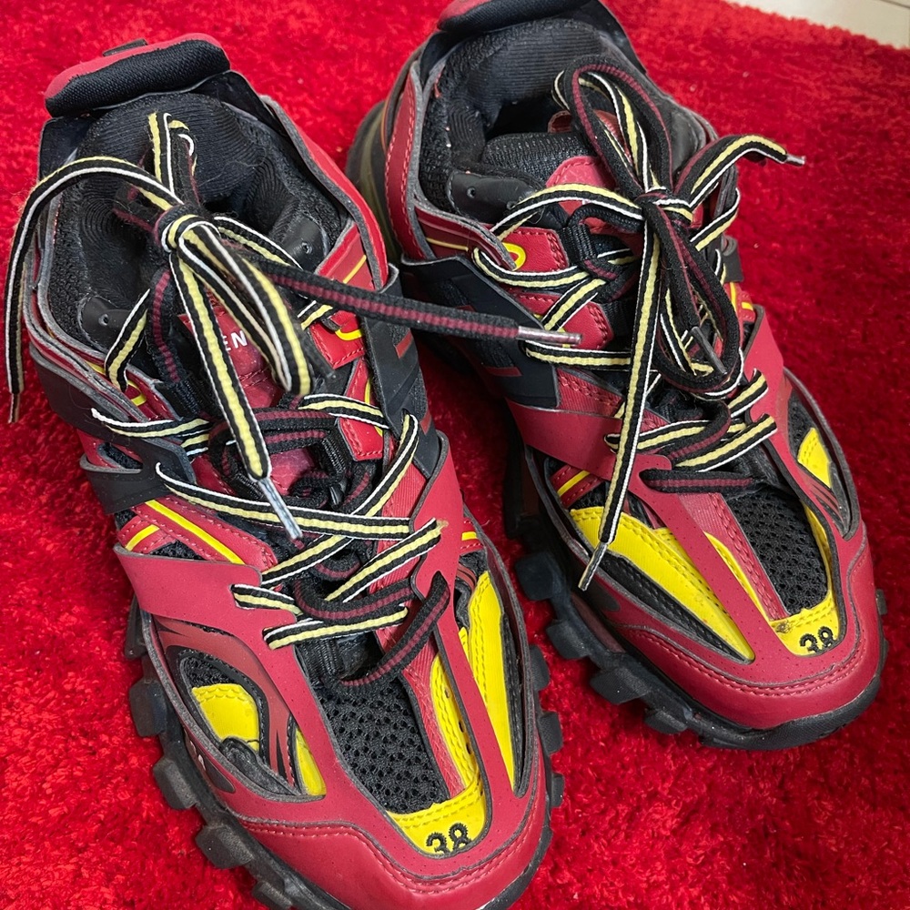 Balenciaga Tracks